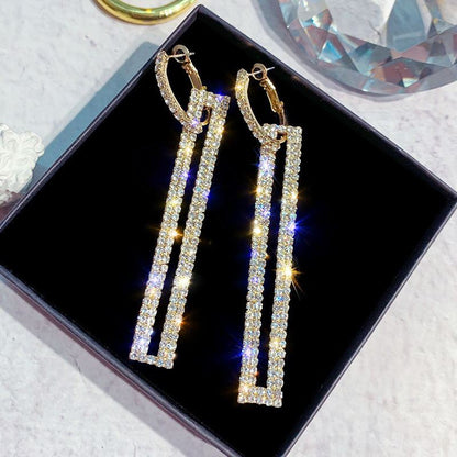 Sleek Gold-Tone Hoop Earrings for Women – Everyday Elegance