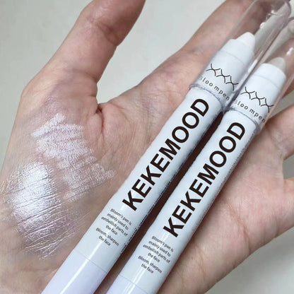 Effortless Eye Makeup: No-Smudge Eyeliner & Eye Shadow Pen