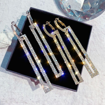 Sleek Gold-Tone Hoop Earrings for Women – Everyday Elegance