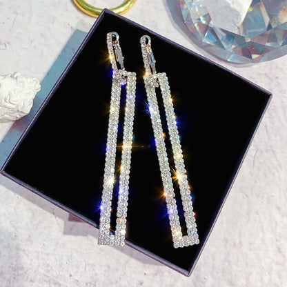 Sleek Gold-Tone Hoop Earrings for Women – Everyday Elegance
